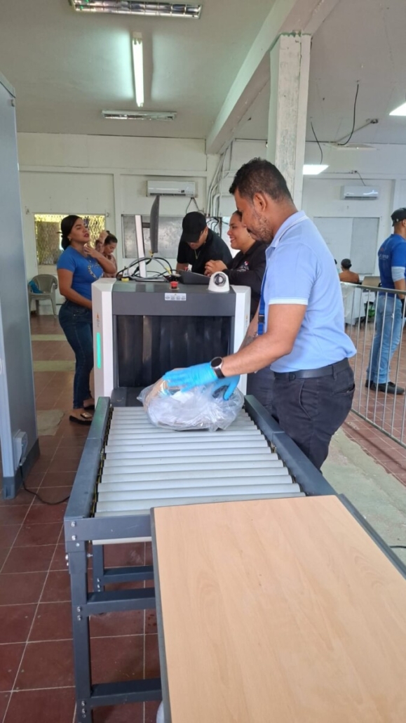 Inicia con éxito el quinto día de entrega de insumos en orden y con excelente atención
