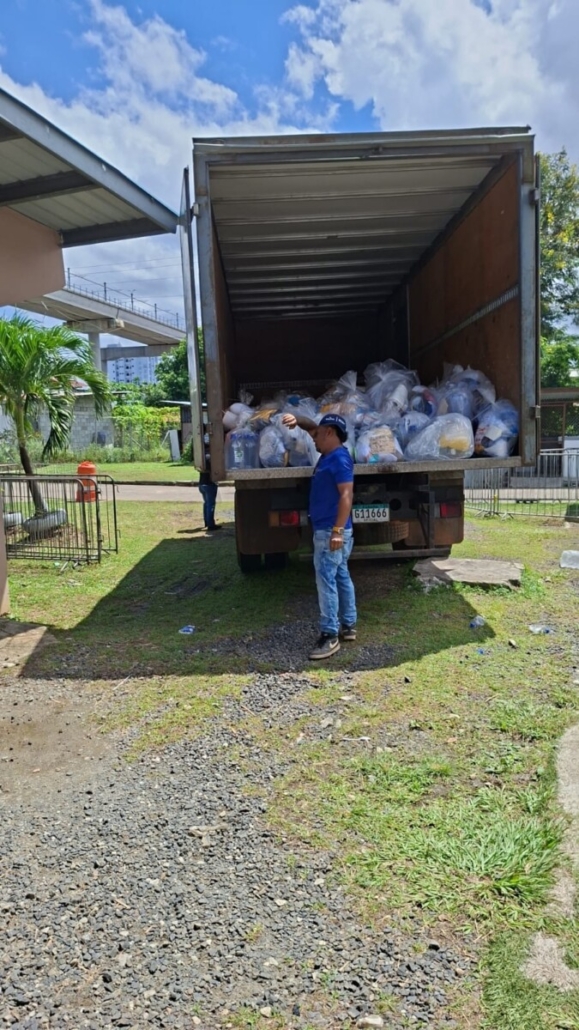 Inicia con éxito el quinto día de entrega de insumos en orden y con excelente atención
