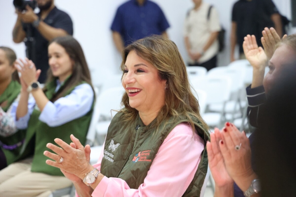 Primera Dama da seguimiento a proyectos de transformación en el Centro Femenino La Esmeralda