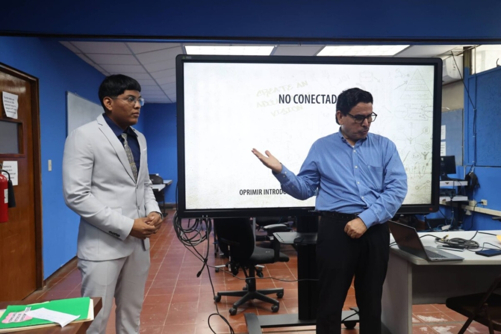Presentan proyecto de tesis sobre la atención médica en los centros penitenciarios