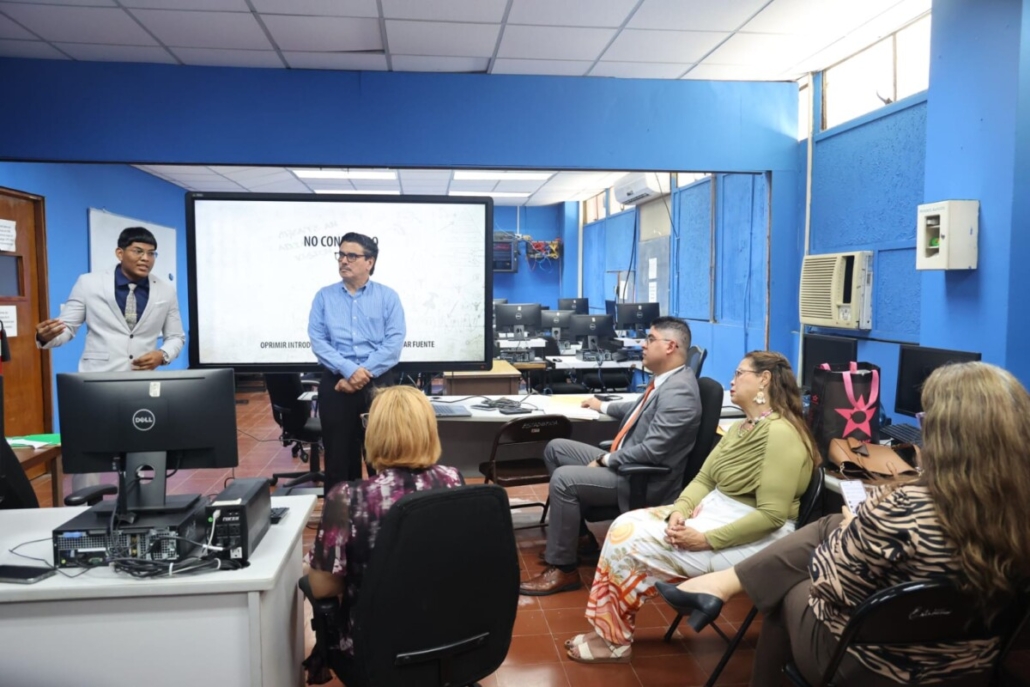 Presentan proyecto de tesis sobre la atención médica en los centros penitenciarios