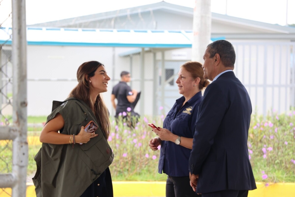Primera Dama da seguimiento a proyectos de transformación en el Centro Femenino La Esmeralda